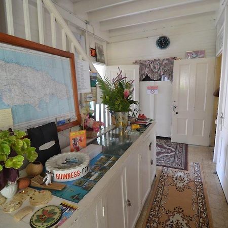 Holiday Home - Guest House Port Antonio Bagian luar foto
