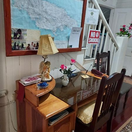 Holiday Home - Guest House Port Antonio Bagian luar foto