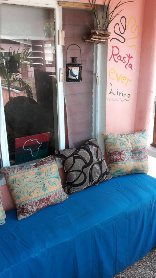 Holiday Home - Guest House Port Antonio Bagian luar foto